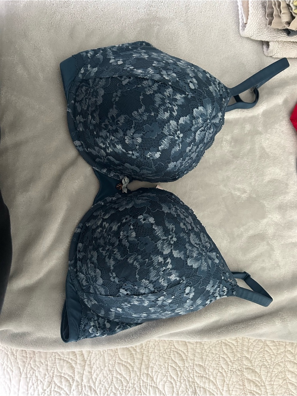 Victoria’s Secret Lace Overlay Teal T-Shirt Bra - Women's Intimates